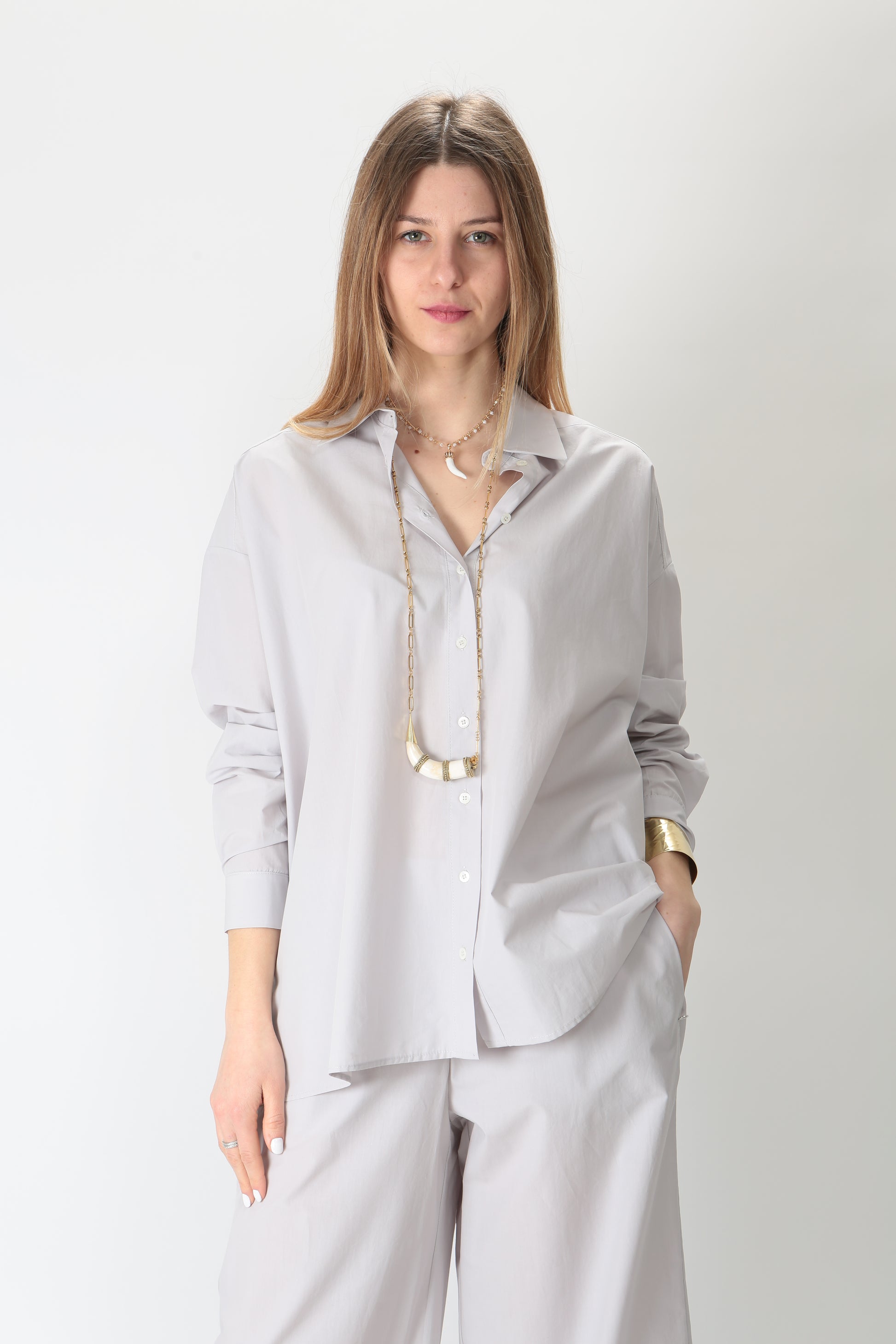 https://admin.shopify.com/store/gulieshop/products/9114938114397#:~:text=Invia-,Ottod%27ame%20Camicia%20in%20cotone%20oversize%20DC4957,-Contenuto%20multimediale%201