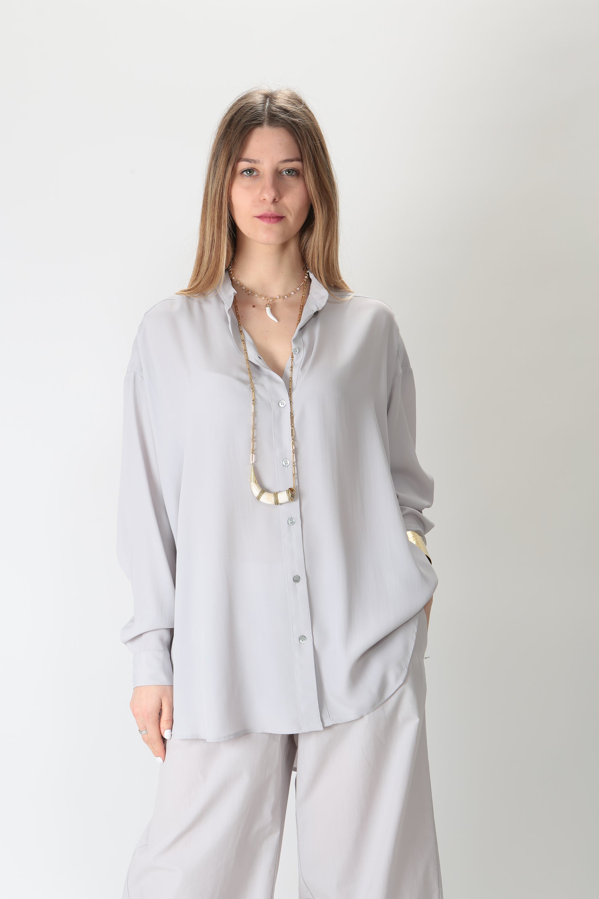 https://admin.shopify.com/store/gulieshop/products/9114938179933#:~:text=Invia-,Ottod%27ame%20Camicia%20oversize%20in%20misto%20seta%20DC4910,-Contenuto%20multimediale%201