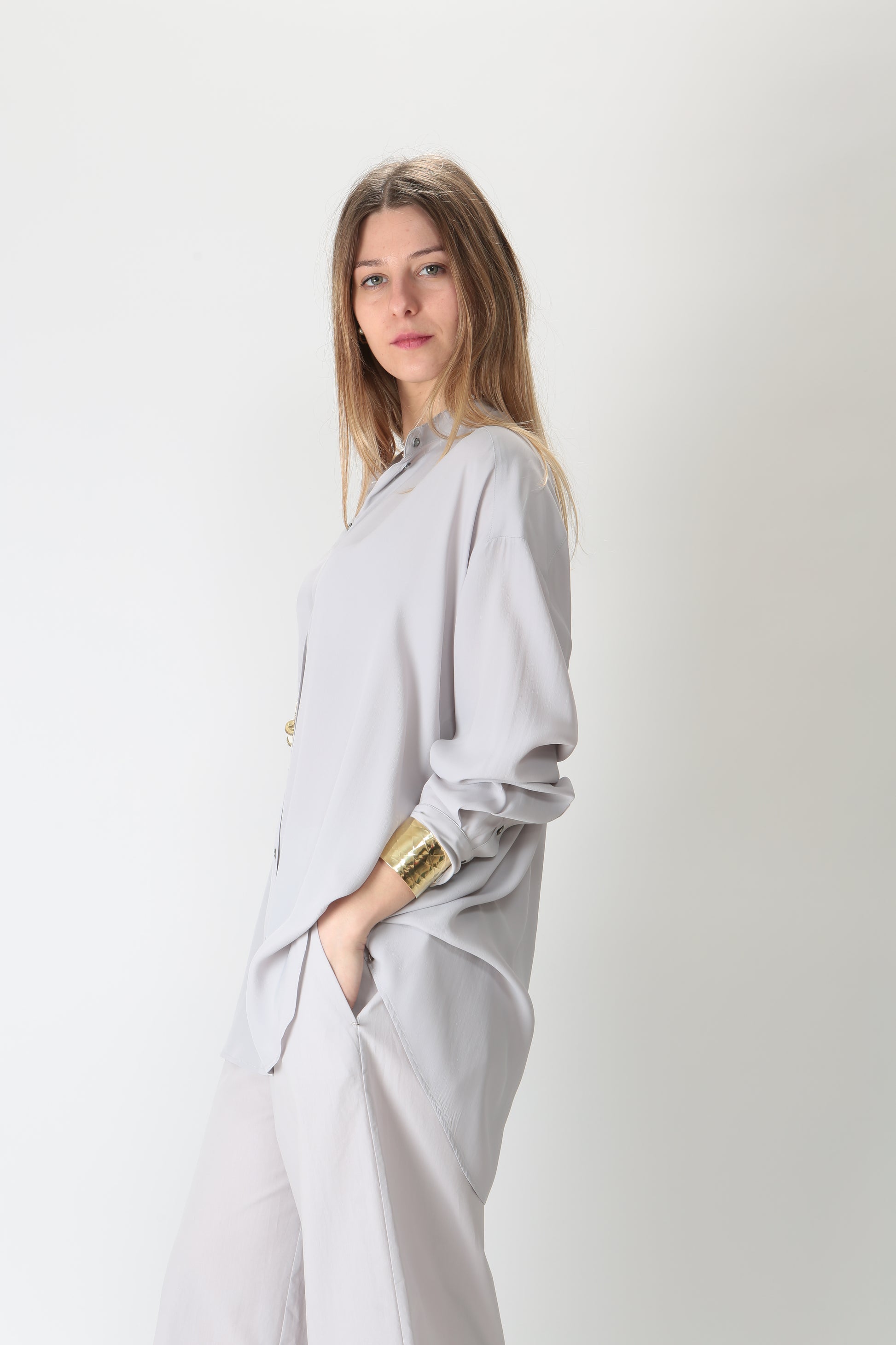 https://admin.shopify.com/store/gulieshop/products/9114938179933#:~:text=Invia-,Ottod%27ame%20Camicia%20oversize%20in%20misto%20seta%20DC4910,-Contenuto%20multimediale%201