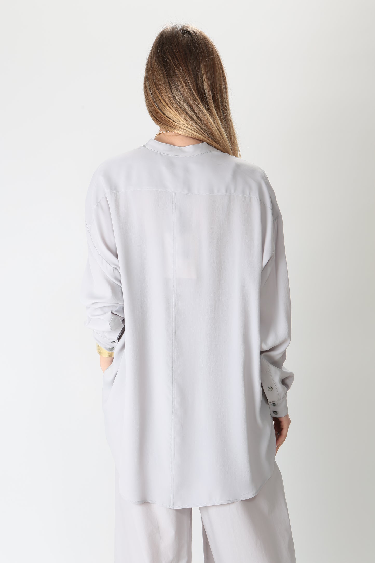 https://admin.shopify.com/store/gulieshop/products/9114938179933#:~:text=Invia-,Ottod%27ame%20Camicia%20oversize%20in%20misto%20seta%20DC4910,-Contenuto%20multimediale%201