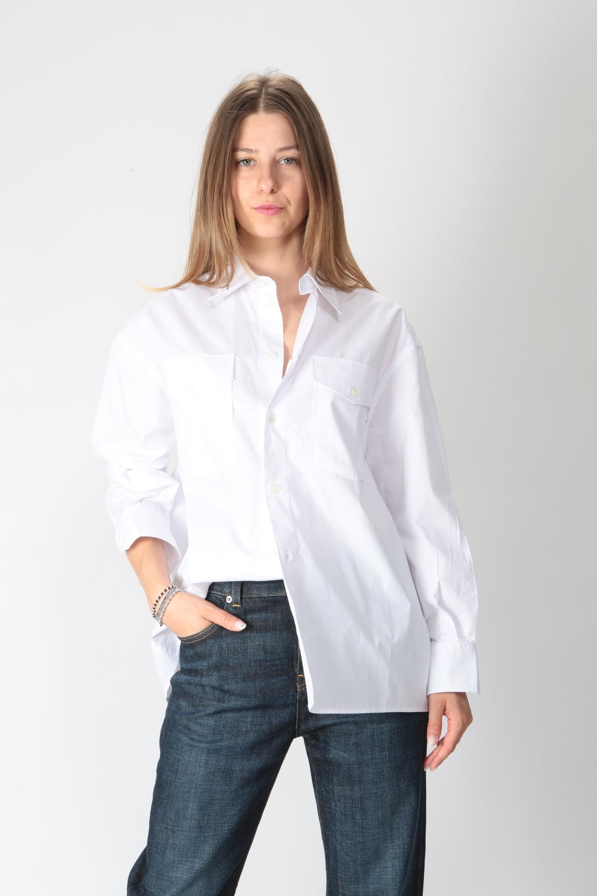 https://admin.shopify.com/store/gulieshop/products/9591008526685#:~:text=Invia-,Department%205%20Camicia%20over%20Monkeys%20DS51849D2TF0020%20000,-Contenuto%20multimediale%201