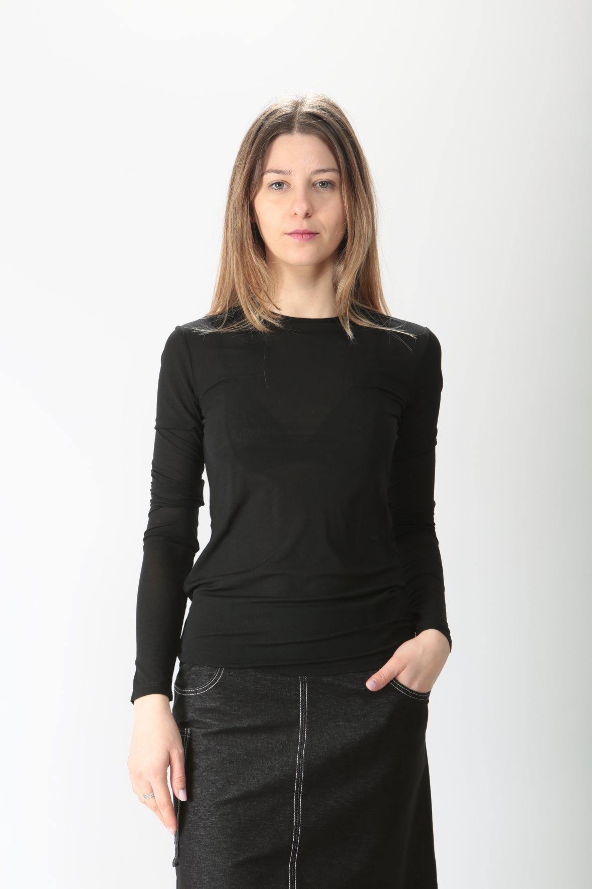 https://admin.shopify.com/store/gulieshop/products/9039424651613#:~:text=Invia-,MaxMara%20Leisure%20T%2Dshirt%20aderente%20Cappa,-Contenuto%20multimediale%201