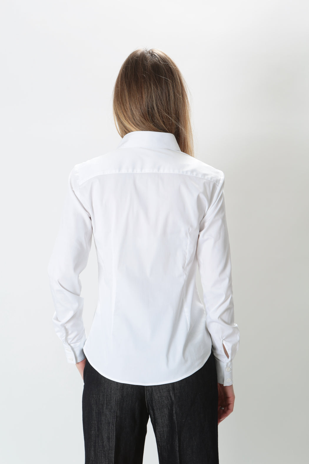 https://admin.shopify.com/store/gulieshop/products/8955887419741#:~:text=Invia-,Camicetta%20snob%20Camicia%20in%20cotone%20elasticizzato%2031201%20699,-Contenuto%20multimediale%201